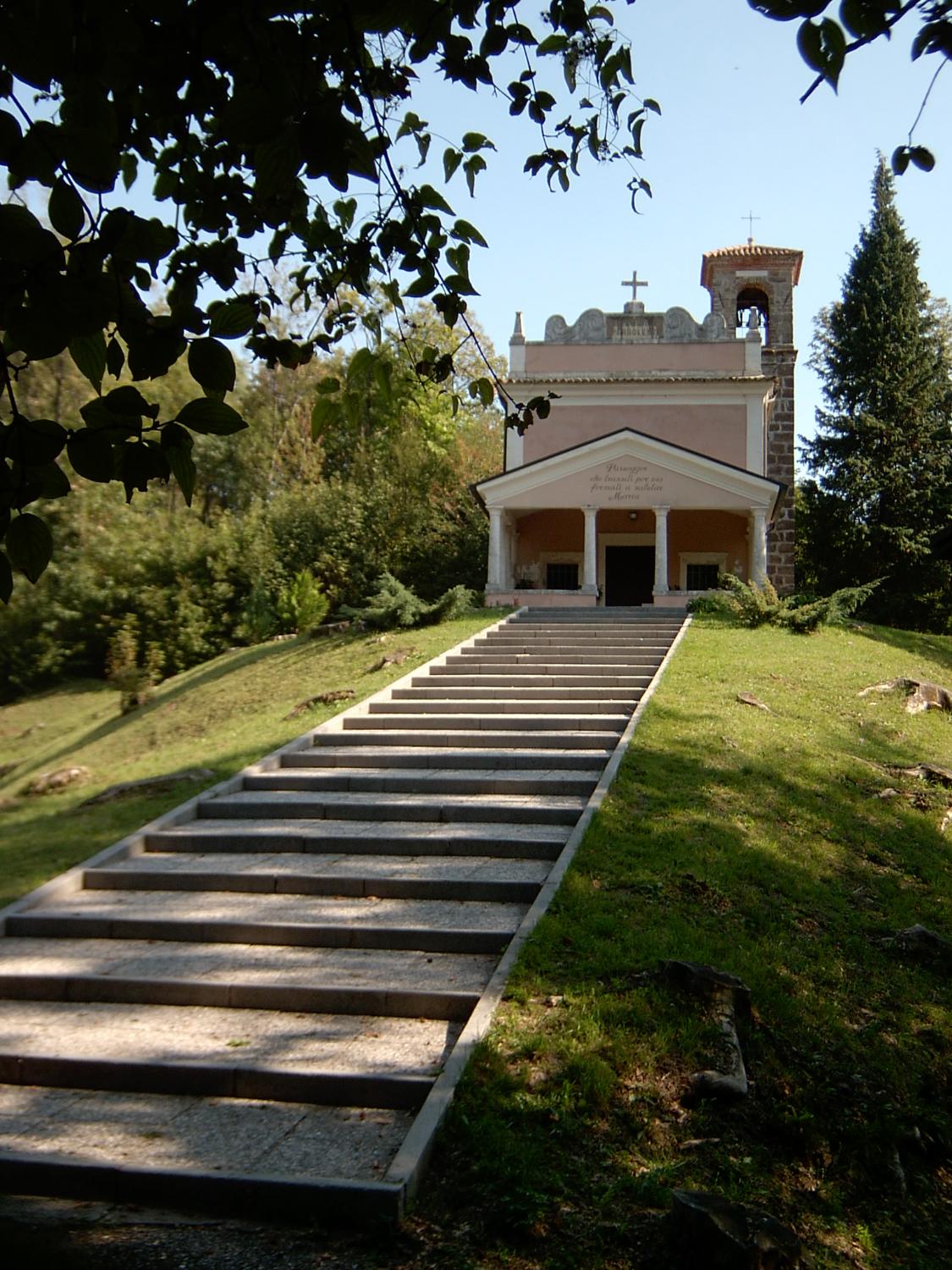 Frisanco, chiesetta della Madonna della Stangjada (foto Roberto Mazzoli)