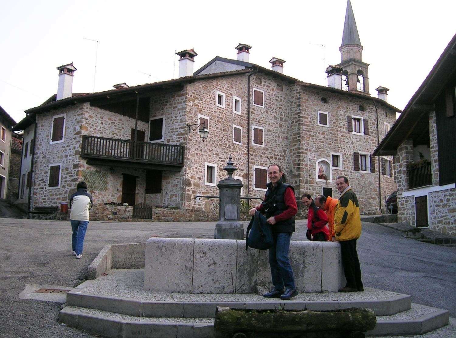 Nel borgo di Frisanco (foto Andrea Ghirardini)