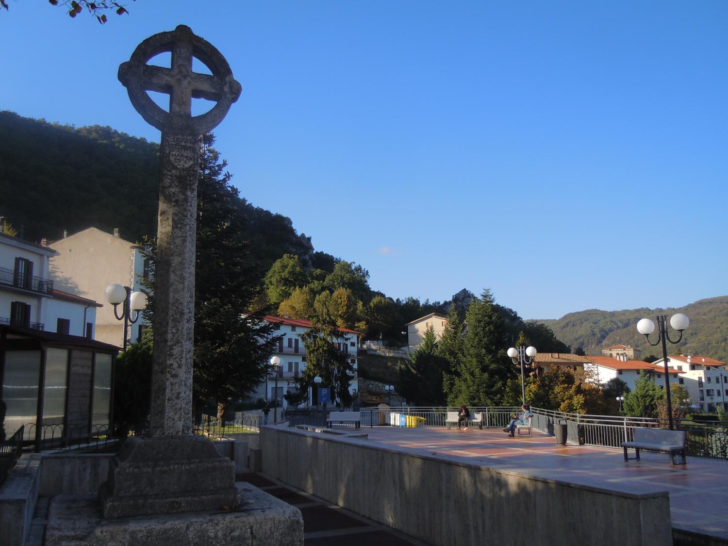 La croce stazionale (foto Antonello Sica)