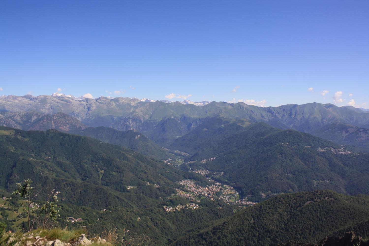 Panorama dall'Uja di Calcante verso nord (foto Osvaldo Cagliero)