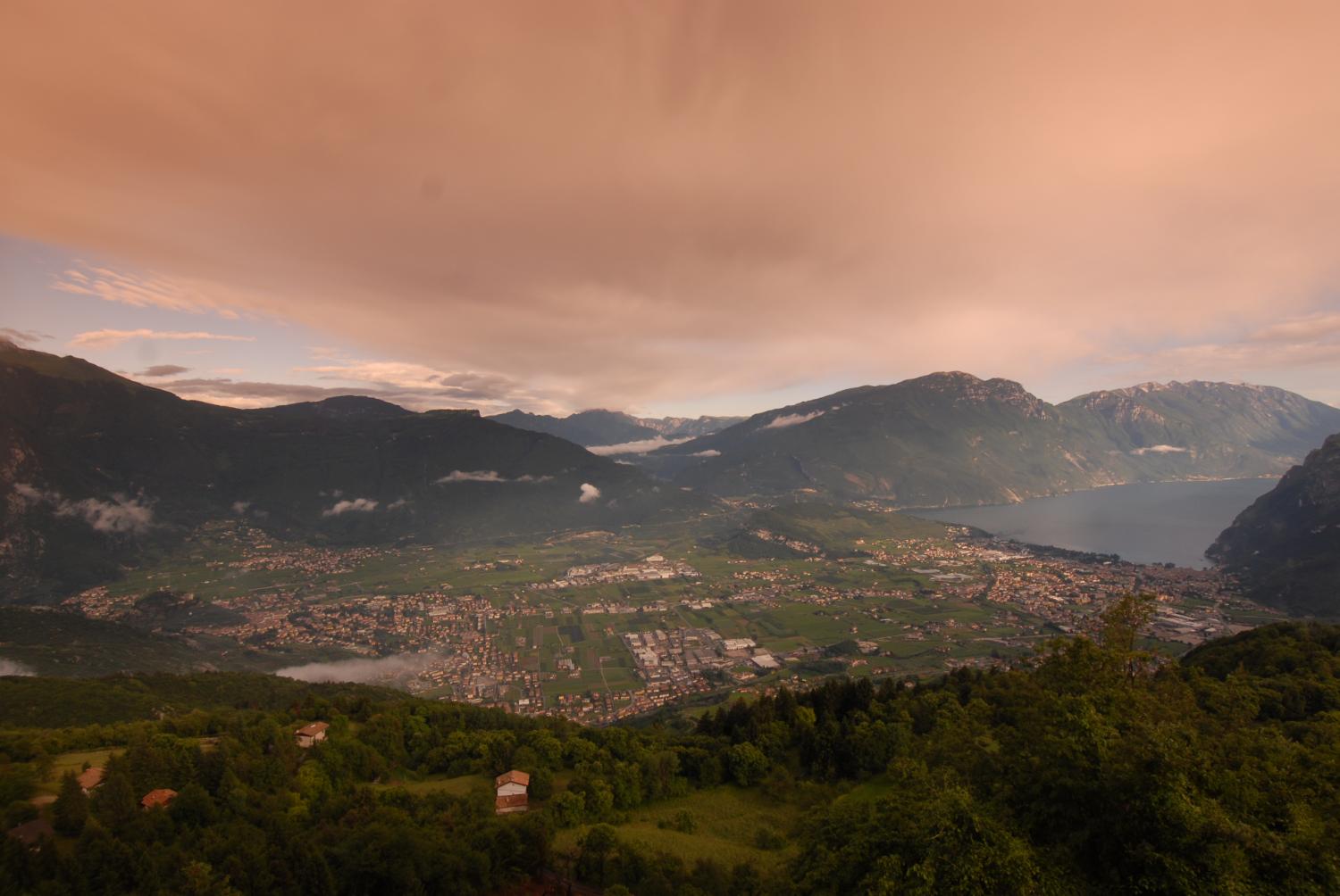 Panorama dal  rifugio San Pietro (foto Gianni Zotta)