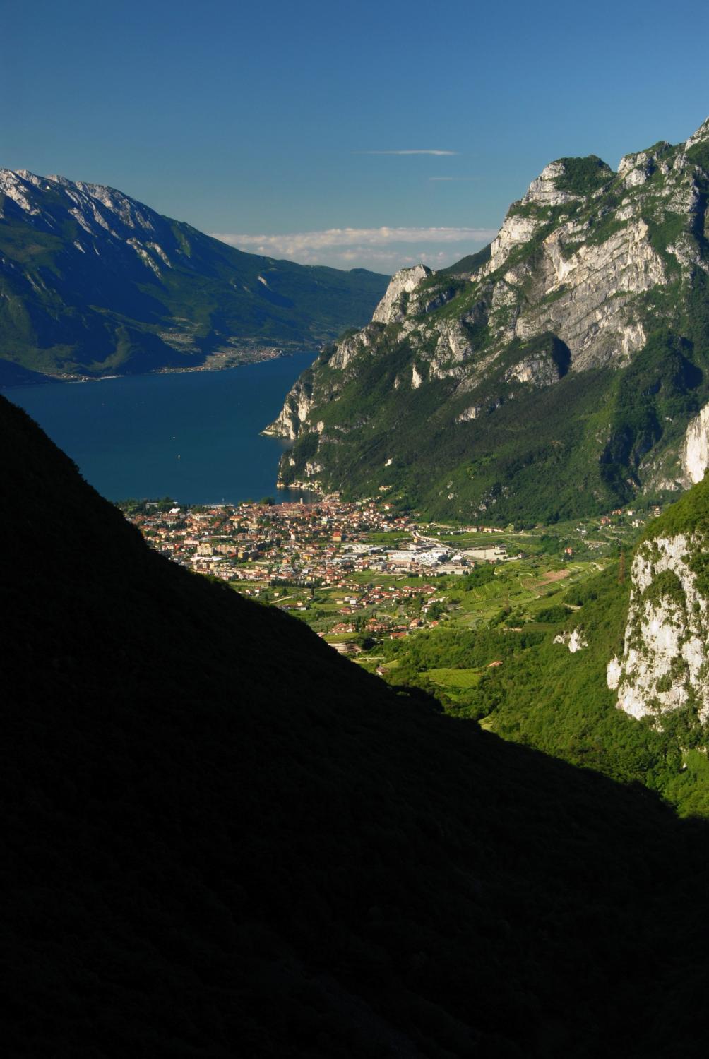 anorama sul Basso Sarca e il Lago di Garda (foto Gianni Zotta)