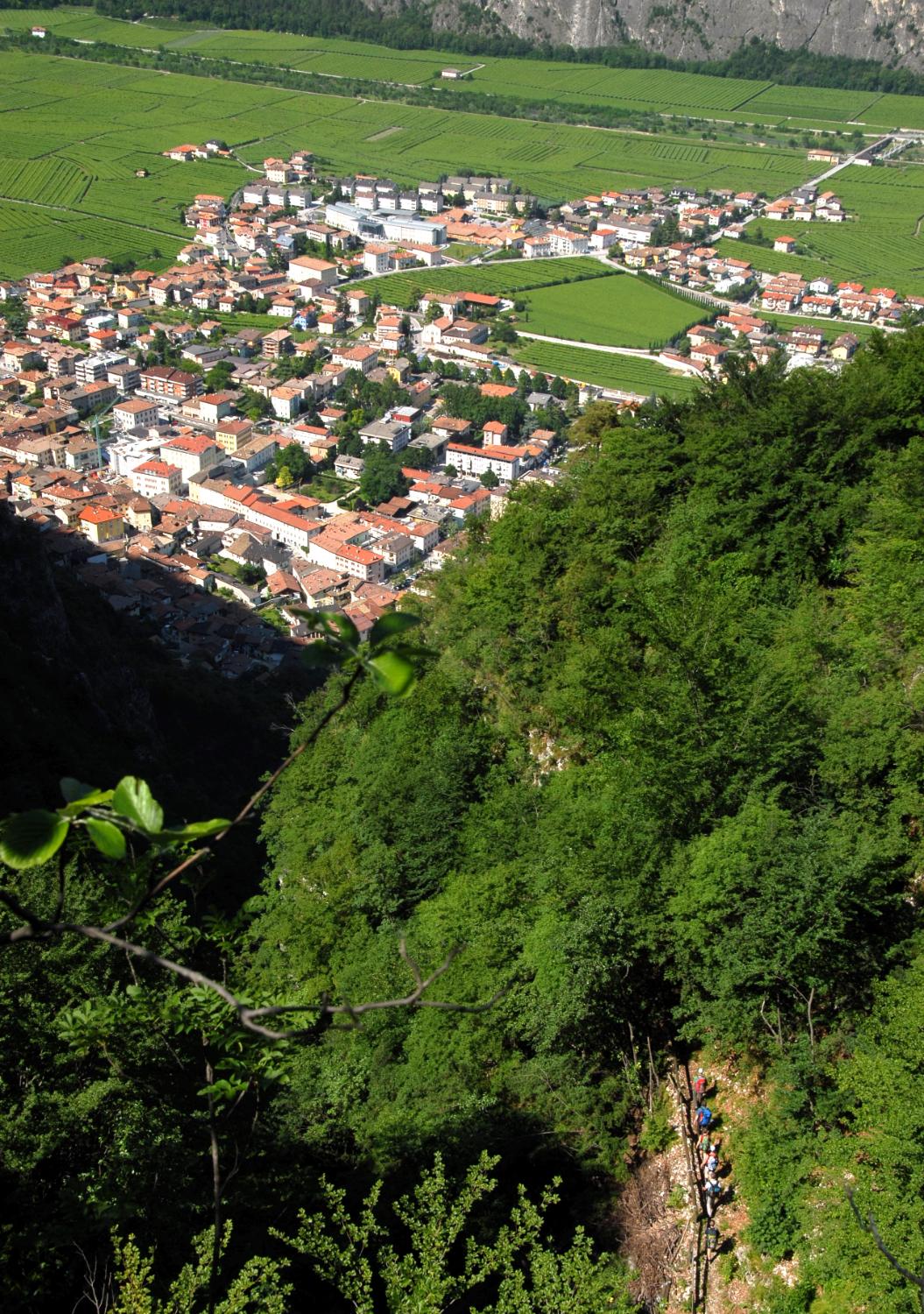 Mezzolombardo dalla Val del Rì (foto Gianni Zotta)