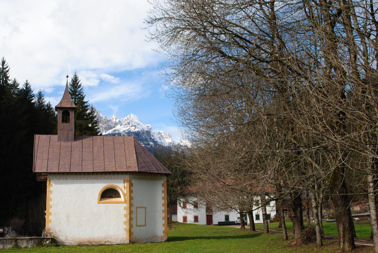 Gera, chiesa (foto Consorzio Turistico Val Comelico Dolomiti)