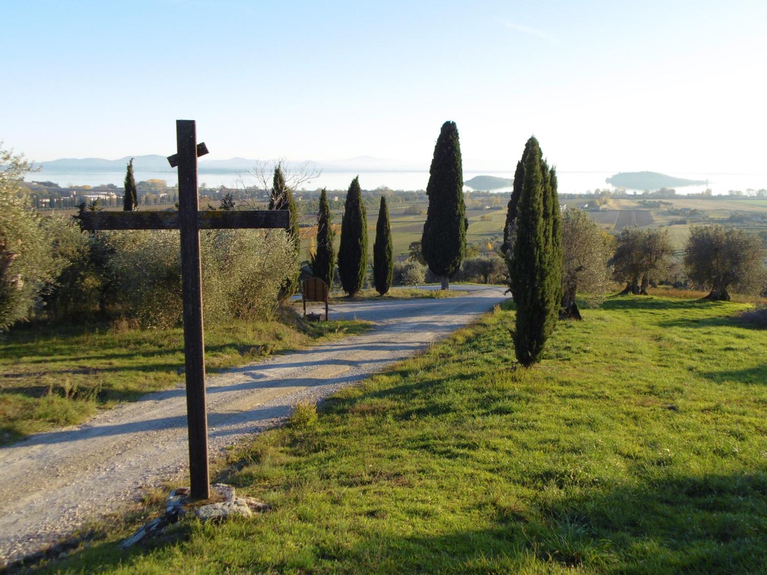 Sul sentiero, dal Torale al Cimitero del Torale (foto Stefano Binucci)