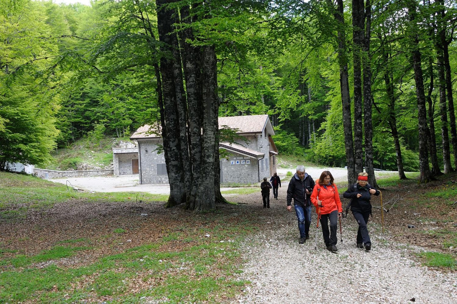 Al rifugio del Forestale, alla Casermetta, ai piedi della vetta dell'Arioso (foto Luigi Ritrovato)