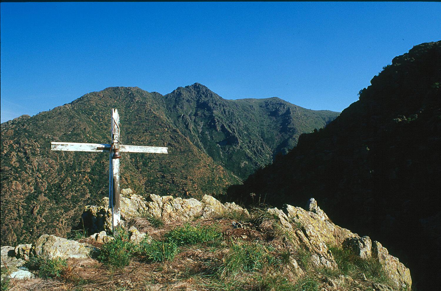 La Punta Martìn vista dalla Punta Pietralunga (foto Piero Bordo)