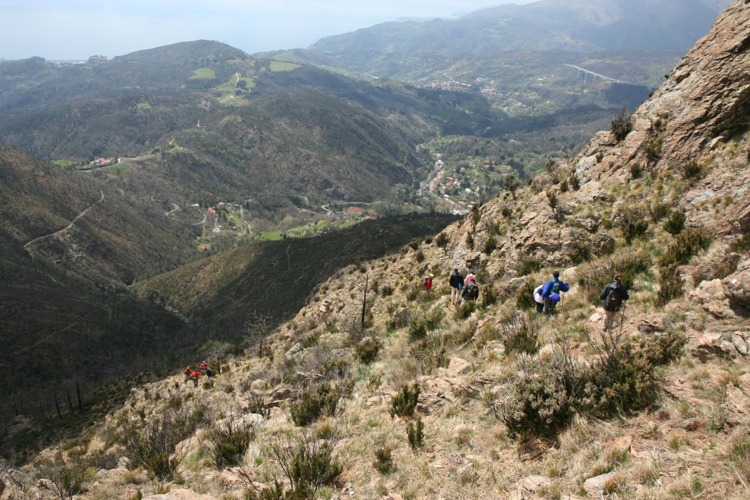 Scendendo verso Acquasanta (foto Andrea Ghirardini)