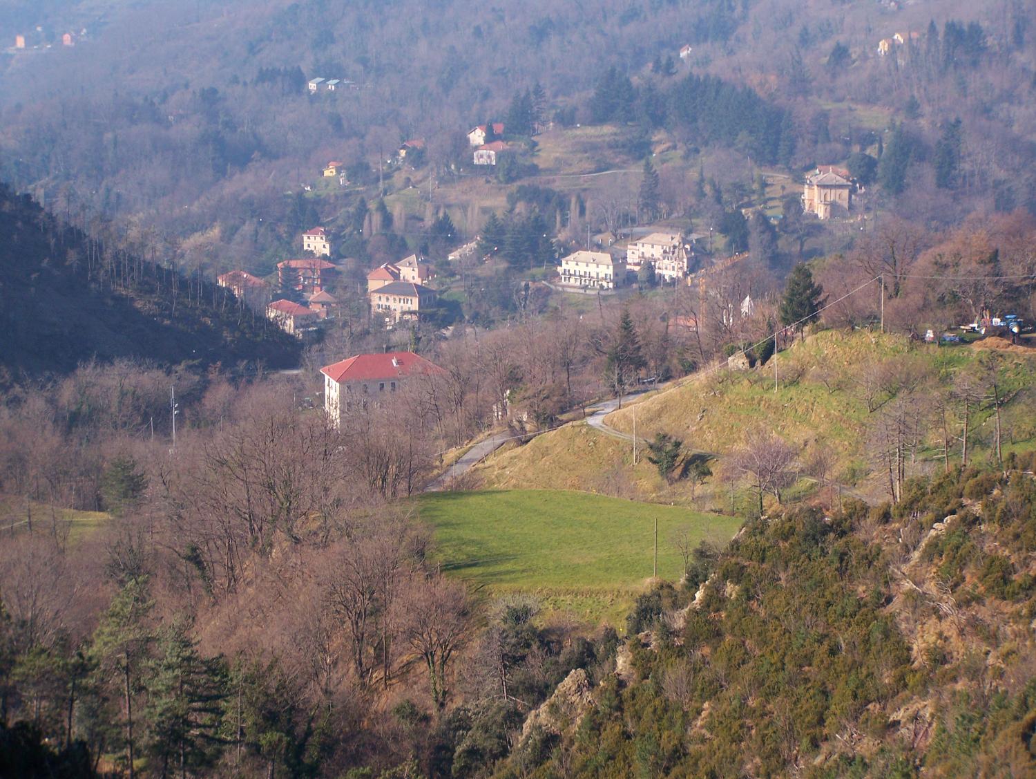 Panorama di Acquasanta dal Sentiero Frassati (foto Andrea Bronsino)