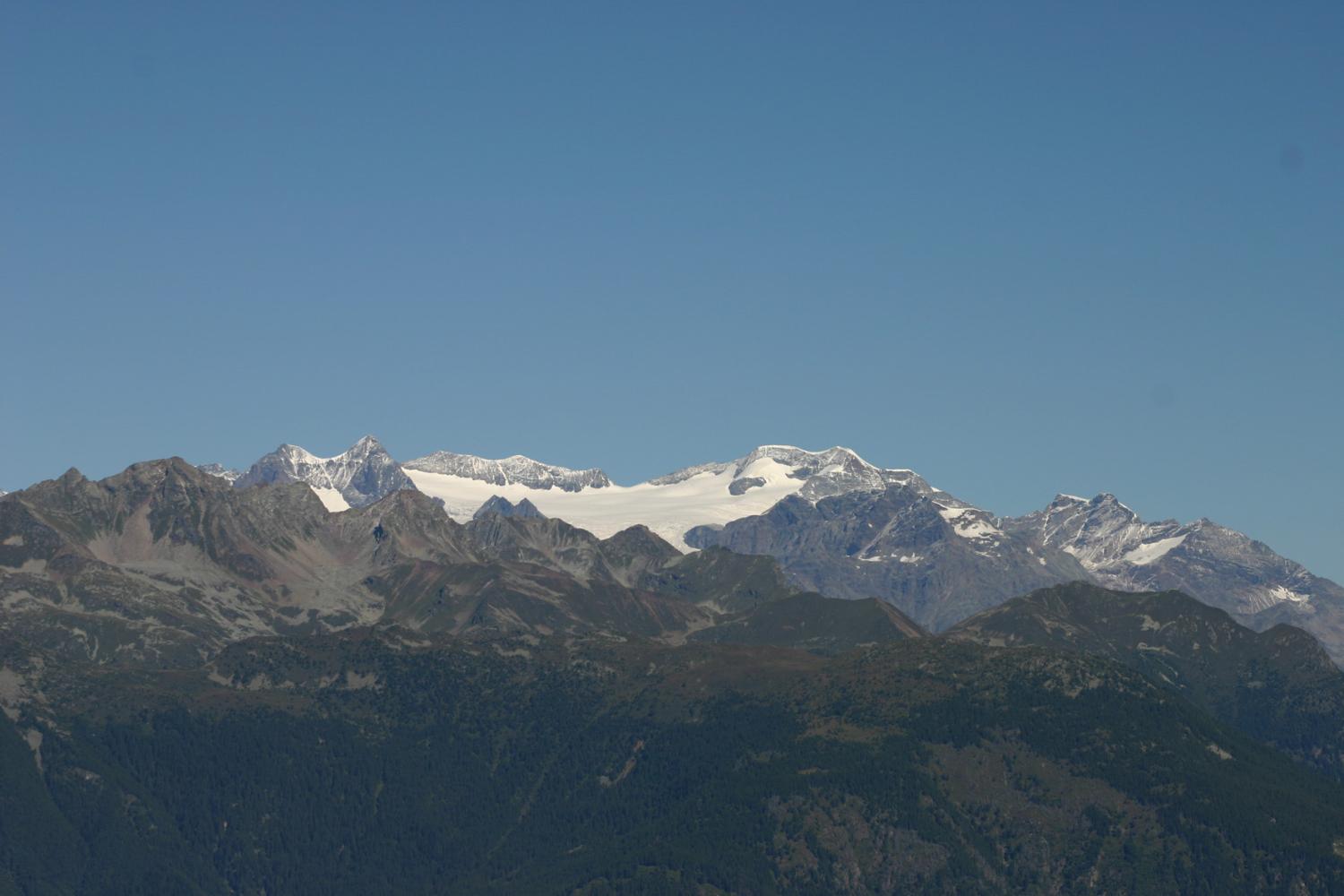 Vista panoramiche, dallo Zappello dellìAsino, sul ghiacciaio dell'Adamello (foto Antonio Stefanini)