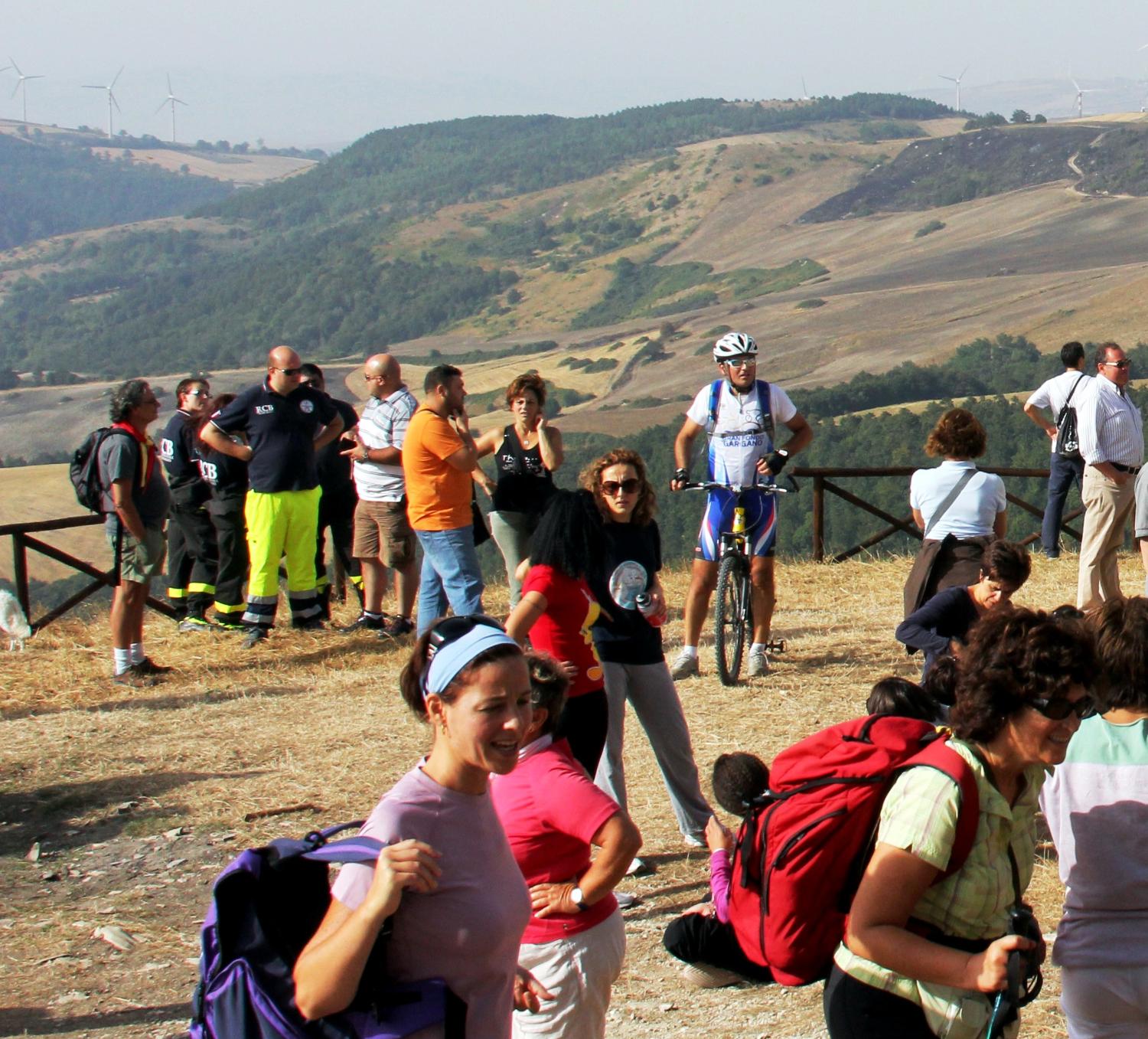 In cima al monte Cornacchia... anche i cicloamatori (foto Andrea Ghirardini)