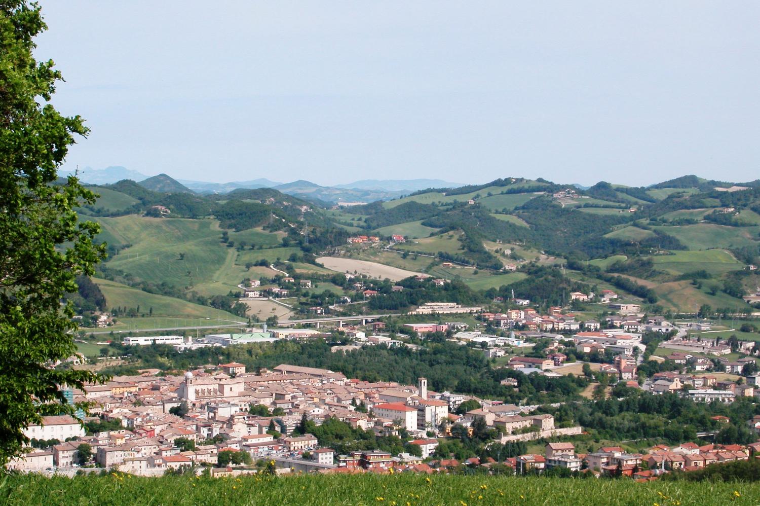 Cagli vista dal Sentiero Frassati (foto Luigi Soriani)