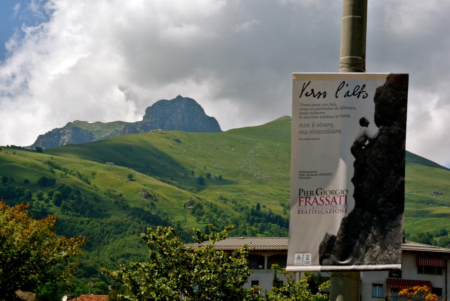 Da Pollone verso il monte Mucrone e il Cippo Frassati (foto Franco Grosso)