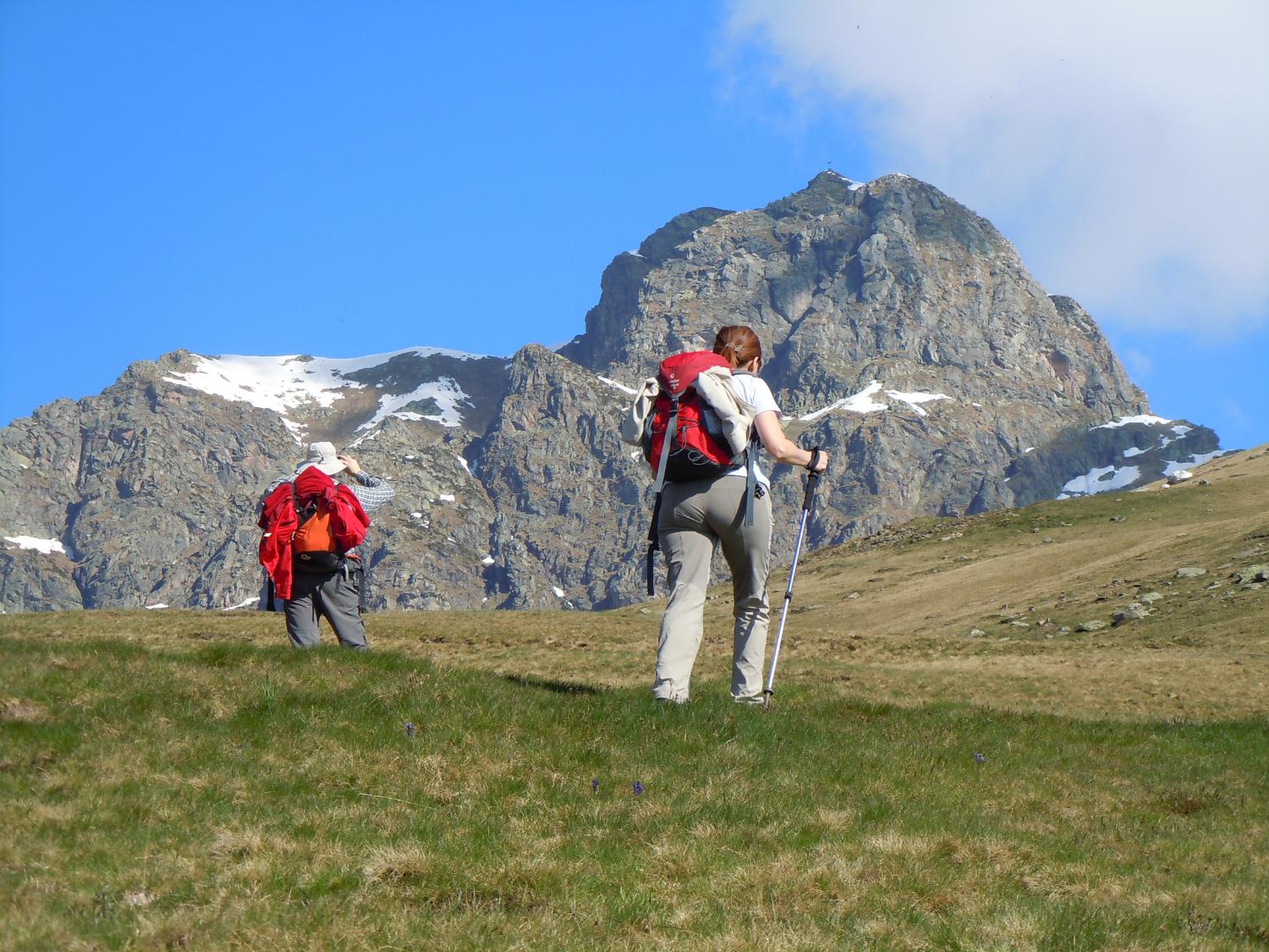 Verso l'Alpetto Superiore, con splendida vista sul Mucrone (foto Antonello Sica)